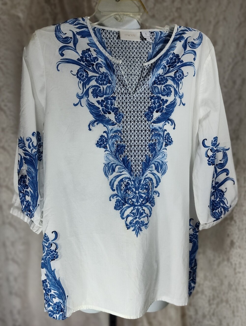 Chico's White Tunic with Blue Geometric Print 6/8 Small